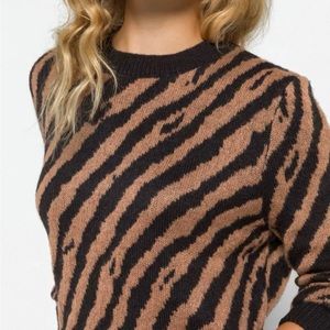 Long sleeve pullover